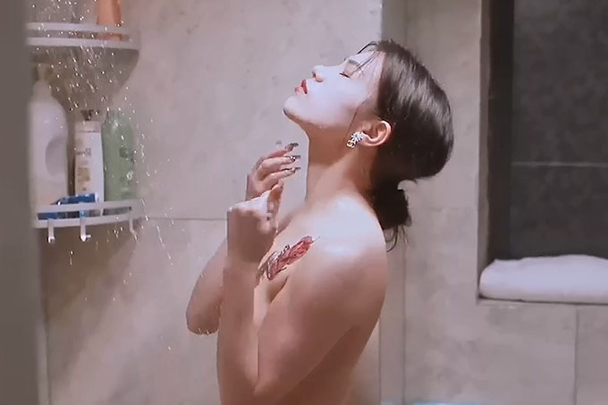 阿珍爱上了阿强 在一个借浴室洗澡的夜晚 邻居版